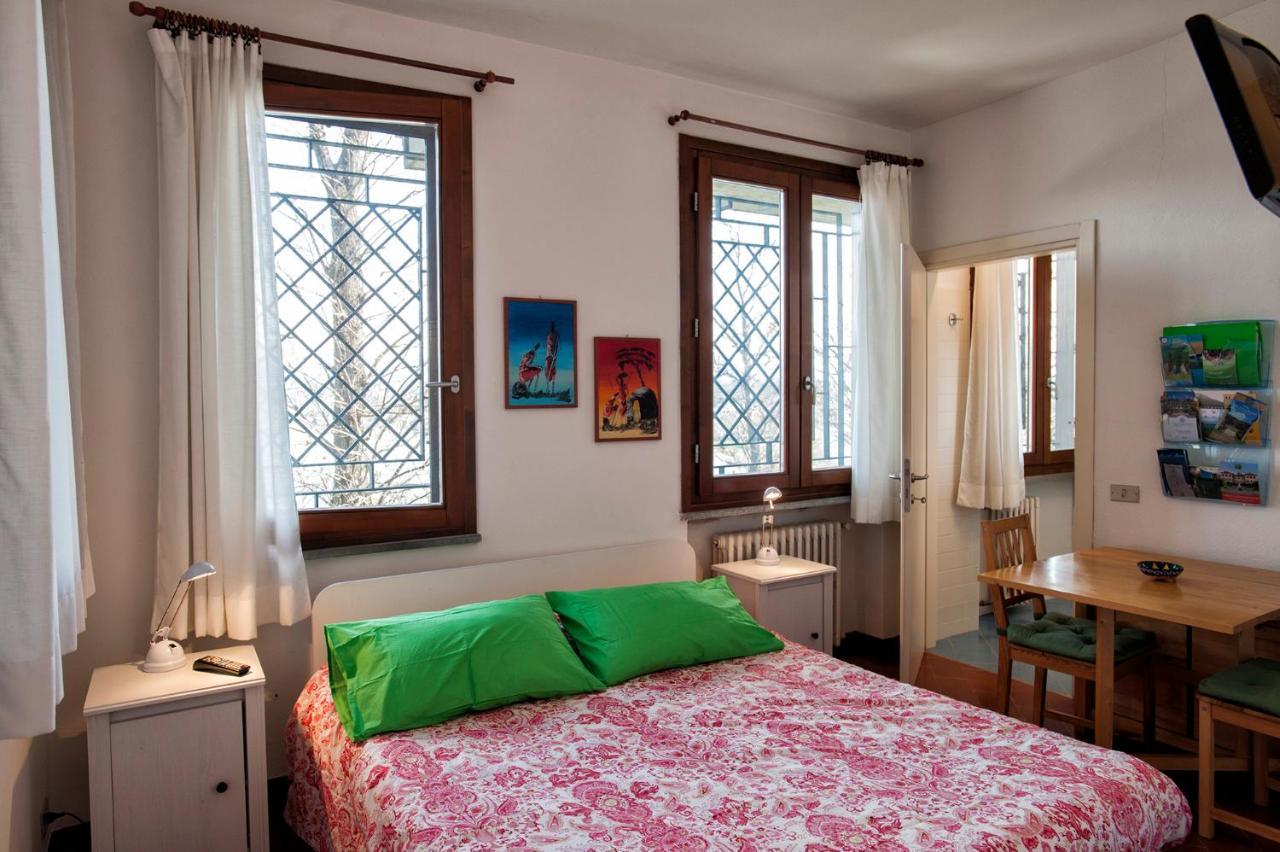 Casa Vacanze Tana Della Volpe อิสปรา ภายนอก รูปภาพ